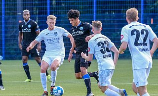 Der SC Wiedenbrück spielte gegen den Bundesligisten Armina mutig und ging am Ende mit einem 1:1-Remis vom Platz. - Andreas Zobe Der SC Wiedenbrück spielte gegen den Bundesligisten Armina mutig und ging am Ende mit einem 1:1-Remis vom Platz. - Andreas Zobe