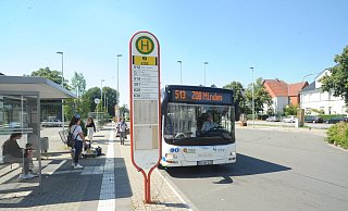 Der Lübbecker Busbahnhof hat mehrere Bussteige. Hier treffen sich zahlreiche Linien aus dem Lübbecker Land und umzu. - Joern Spreen-Ledebur Der Lübbecker Busbahnhof hat mehrere Bussteige. Hier treffen sich zahlreiche Linien aus dem Lübbecker Land und umzu. - Joern Spreen-Ledebur