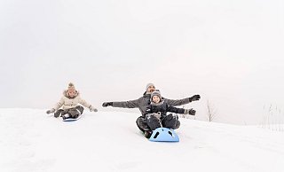 Die schönsten Ausflüge für Familien zur Weihnachtszeit im Kreis Herford. - IMAGO/Westend61 Die schönsten Ausflüge für Familien zur Weihnachtszeit im Kreis Herford. - IMAGO/Westend61
