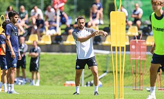 Trainer Ralf Kettemann möchte eine Mannschaft sehen, die den Test gegen Hannover gewinnen will. - Oliver Krato Trainer Ralf Kettemann möchte eine Mannschaft sehen, die den Test gegen Hannover gewinnen will. - Oliver Krato