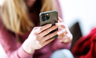 Der Hauptangeklagte aus Bielefeld und eine 15-Jährige sollen ihre Opfer per Snapchat nach Bielefeld gelockt haben. - picture alliance / dpa Der Hauptangeklagte aus Bielefeld und eine 15-Jährige sollen ihre Opfer per Snapchat nach Bielefeld gelockt haben. - picture alliance / dpa