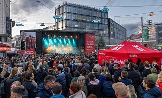 Die "Mighty Oaks" am Mittwochabend auf dem Leineweber-Markt. - Oliver Krato Die "Mighty Oaks" am Mittwochabend auf dem Leineweber-Markt. - Oliver Krato