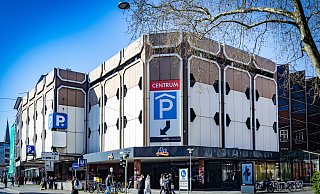 Geschmackssache: Das ehemalige Quelle-Parkhaus an der Ecke Stresemannstraße/Herforder Straße. - Sarah Jonek Geschmackssache: Das ehemalige Quelle-Parkhaus an der Ecke Stresemannstraße/Herforder Straße. - Sarah Jonek