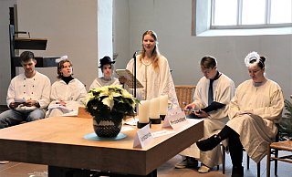 Die Engel bei ihrer Sitzung: ein Einblick in die Probenarbeit. - Simone Flörke Die Engel bei ihrer Sitzung: ein Einblick in die Probenarbeit. - Simone Flörke