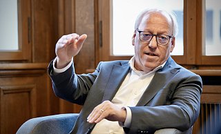 Oberbürgermeister Pit Clausen (SPD) nimmt "von A bis Z" zu aktuellen Bielefelder Fragestellungen Stellung. - Peter Unger Oberbürgermeister Pit Clausen (SPD) nimmt "von A bis Z" zu aktuellen Bielefelder Fragestellungen Stellung. - Peter Unger