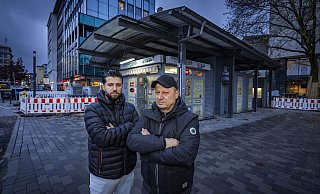 Die Familie Borto war bis zuletzt Pächter des Kesselbrink-Kiosks vor der Volksbank (Höhe Wilhemstraße). - Sarah Jonek Die Familie Borto war bis zuletzt Pächter des Kesselbrink-Kiosks vor der Volksbank (Höhe Wilhemstraße). - Sarah Jonek