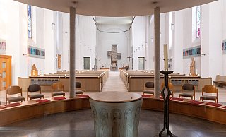 Die St.-Meinolf-Kirche und weitere Paderborner Kirchen sollen in den kommenden Jahren aufgegeben werden. Andreas W. Herb kann sich als Nachnutzung für leerstehende Kirchengebäude Gastronomie vorstellen. - Niklas Tüns Die St.-Meinolf-Kirche und weitere Paderborner Kirchen sollen in den kommenden Jahren aufgegeben werden. Andreas W. Herb kann sich als Nachnutzung für leerstehende Kirchengebäude Gastronomie vorstellen. - Niklas Tüns