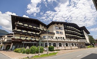 Der SC Paderborn wird am 14. Juli wieder sein Trainingslager-Quartier im Hotel "Das Walchsee" beziehen, um sich in Österreich eine Woche lang auf die Saison 2025/26 vorzubereiten. - Oliver Krato Der SC Paderborn wird am 14. Juli wieder sein Trainingslager-Quartier im Hotel "Das Walchsee" beziehen, um sich in Österreich eine Woche lang auf die Saison 2025/26 vorzubereiten. - Oliver Krato