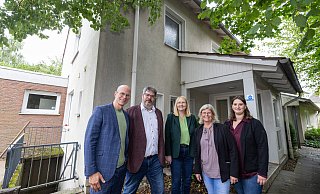 Ingo Nürnberger, Marc Korbmacher, Ulrike Bülter, Bärbel Bremann und Kathrin Vogel (v. l.) stellen das neue Sleep-In vor. - Oliver Krato Ingo Nürnberger, Marc Korbmacher, Ulrike Bülter, Bärbel Bremann und Kathrin Vogel (v. l.) stellen das neue Sleep-In vor. - Oliver Krato