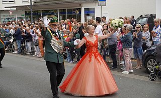 Peter und Christine Finger ziehen in den Elsener Ortskern ein. - Felix Schwien Peter und Christine Finger ziehen in den Elsener Ortskern ein. - Felix Schwien