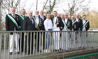 Das Kreiskönigspaar Steffen Löper und Nora Rosensträter (M.) ist mit der Führungsriege des Kreisschützenbunds sowie Landrat Christoph Rüther (3. v. l.) voller Vorfreude auf die Festtage. - Johannes Büttner Das Kreiskönigspaar Steffen Löper und Nora Rosensträter (M.) ist mit der Führungsriege des Kreisschützenbunds sowie Landrat Christoph Rüther (3. v. l.) voller Vorfreude auf die Festtage. - Johannes Büttner