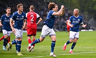 Arminia-Kapitän Mael Corboz bejubelt seinen entscheidenden Treffer gegen Viktoria Köln. - Teresa Kroeger Arminia-Kapitän Mael Corboz bejubelt seinen entscheidenden Treffer gegen Viktoria Köln. - Teresa Kroeger