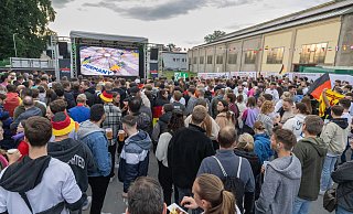 Public Viewing in Bielefeld: Bei der Braumanufaktur an der Brockhagener Straße wird es am 24. Mai wieder voll - dann allerdings mit anderen Farben. - Oliver Krato Public Viewing in Bielefeld: Bei der Braumanufaktur an der Brockhagener Straße wird es am 24. Mai wieder voll - dann allerdings mit anderen Farben. - Oliver Krato