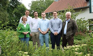 FDP Leopoldshöhe stellt Wahlprogramm vor: Marie Luise Asemissen (v.l.), Hans Christian Asemissen, Rouven Diekmann, Nils Jordan Geigl, Fynn Poier und Hermann Graf von der Schulenburg. - Anna-Lena Hinder FDP Leopoldshöhe stellt Wahlprogramm vor: Marie Luise Asemissen (v.l.), Hans Christian Asemissen, Rouven Diekmann, Nils Jordan Geigl, Fynn Poier und Hermann Graf von der Schulenburg. - Anna-Lena Hinder
