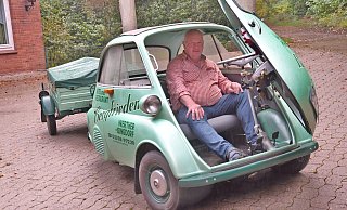 Dirk Wulfmeier vom Bergfrieden und seine Isetta sind in Werther stadtbekannt. - Jonas Damme Dirk Wulfmeier vom Bergfrieden und seine Isetta sind in Werther stadtbekannt. - Jonas Damme