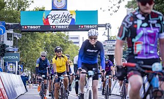 Mit Spaß sind die Fahrerinnen und Fahrer dabei: Das Foto stammt aus dem Rahmenprogramm 2024, der Cycling-Tour. - Henning Angerer Mit Spaß sind die Fahrerinnen und Fahrer dabei: Das Foto stammt aus dem Rahmenprogramm 2024, der Cycling-Tour. - Henning Angerer