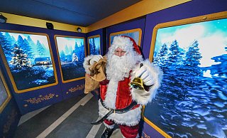 Zur Erinnerung an den virtuellen Polarexpress steht auch eine Fotobox in der Stube des Weihnachtsmanns bereit, mit der ein Foto geschossen wird. - Andreas Zobe Zur Erinnerung an den virtuellen Polarexpress steht auch eine Fotobox in der Stube des Weihnachtsmanns bereit, mit der ein Foto geschossen wird. - Andreas Zobe