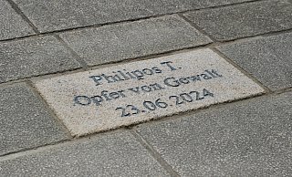 Der Gedenkstein für Philipos Tsanis ist auf den Kurterrassen eingebaut. - Ulf Hanke Der Gedenkstein für Philipos Tsanis ist auf den Kurterrassen eingebaut. - Ulf Hanke