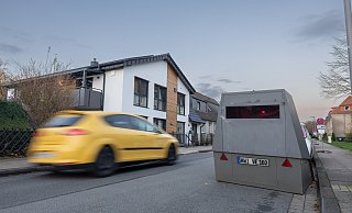 Das Bielefelder Ordnungsamt stellt wieder seine mobilen Blitzer im gesamten Stadtgebiet auf. - Oliver Krato Das Bielefelder Ordnungsamt stellt wieder seine mobilen Blitzer im gesamten Stadtgebiet auf. - Oliver Krato