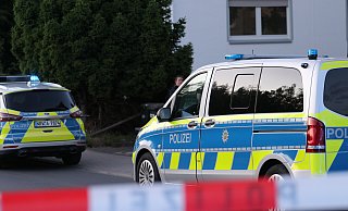 Nach Schüssen war eine Straße in Bünde für einen Polizeieinsatz gesperrt. - Claus Frickemeier Nach Schüssen war eine Straße in Bünde für einen Polizeieinsatz gesperrt. - Claus Frickemeier