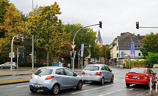 Auf der Driburger Straße Richtung Innenstadt werden die Fahrspuren wegen Bauarbeiten gesperrt. - Felix Schwien Auf der Driburger Straße Richtung Innenstadt werden die Fahrspuren wegen Bauarbeiten gesperrt. - Felix Schwien