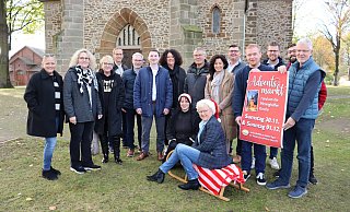 Werbegemeinschaft und Kirchengemeinde Mennighüffen haben sich wieder zusammengetan, um den Adventsmarkt zu organisieren. - Judith Gladow Werbegemeinschaft und Kirchengemeinde Mennighüffen haben sich wieder zusammengetan, um den Adventsmarkt zu organisieren. - Judith Gladow