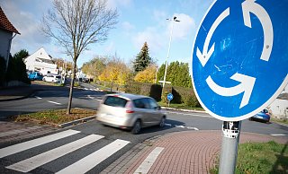 Seit am Kreisel Fußgängerüberwege markiert wurden, sind die Unfallzahlen deutlich zurück gegangen. - Felix Eisele Seit am Kreisel Fußgängerüberwege markiert wurden, sind die Unfallzahlen deutlich zurück gegangen. - Felix Eisele