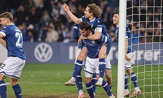 Beim 3:1-Erfolg gegen Bundesligist SC Freiburg bebte die Alm. Mael Corboz (oben) und Christopher Lannert können gegen Bremen das nächste Highlight folgen lassen. - Oliver Krato Beim 3:1-Erfolg gegen Bundesligist SC Freiburg bebte die Alm. Mael Corboz (oben) und Christopher Lannert können gegen Bremen das nächste Highlight folgen lassen. - Oliver Krato