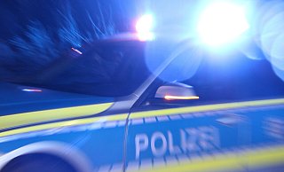 Die Polizei konnte die Verdächtigen nach einer Fahndung stellen. Dabei kam es zu einem Angriff auf einen der eingesetzten Beamten. Symbolfoto: - MT Die Polizei konnte die Verdächtigen nach einer Fahndung stellen. Dabei kam es zu einem Angriff auf einen der eingesetzten Beamten. Symbolfoto: - MT