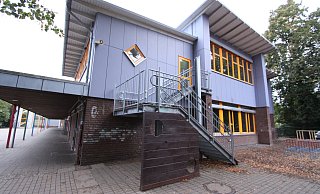 Die Parteien im Stadtrat sind sich einig, dass an der Grundschule Enger-Mitte Handlungsbedarf beteht. Eine Studie soll Klarheit über Neubau oder Sanierung bringen. - Björn Kenter Die Parteien im Stadtrat sind sich einig, dass an der Grundschule Enger-Mitte Handlungsbedarf beteht. Eine Studie soll Klarheit über Neubau oder Sanierung bringen. - Björn Kenter