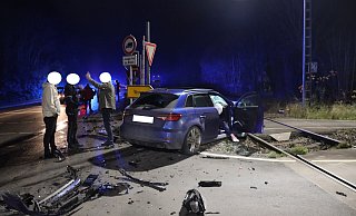 Auch der Bahnübergang bei Wrexen musste gesperrt werden. - Kreispolizeibehörde Höxter Auch der Bahnübergang bei Wrexen musste gesperrt werden. - Kreispolizeibehörde Höxter
