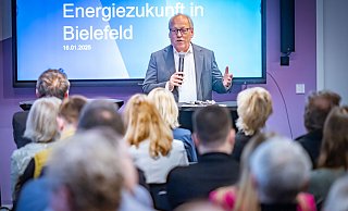 Soll die Wärmewende in Bielefeld gelingen, sind nach den Worten von Oberbürgermeister Pit Clausen alle in der Stadt gefragt. - Sarah Jonek Soll die Wärmewende in Bielefeld gelingen, sind nach den Worten von Oberbürgermeister Pit Clausen alle in der Stadt gefragt. - Sarah Jonek