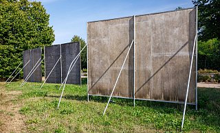 Vielerorts stehen bereits die Wahlplakate. Doch für viele Jugendliche sind sie uninteressant geworden, denn sie dürfen nun doch nicht mehr wählen. - Imago/Andreas Franke Vielerorts stehen bereits die Wahlplakate. Doch für viele Jugendliche sind sie uninteressant geworden, denn sie dürfen nun doch nicht mehr wählen. - Imago/Andreas Franke
