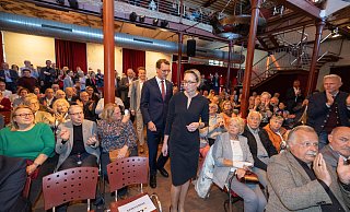 Ministerpräsident Hendrik Wüst kommt als Gast zum Leineweber-Talk in die Hechelei, um die Stichwahl von Christiana Bauer (CDU) zur Oberbürgermeisterin zu befeuern. - Oliver Krato Ministerpräsident Hendrik Wüst kommt als Gast zum Leineweber-Talk in die Hechelei, um die Stichwahl von Christiana Bauer (CDU) zur Oberbürgermeisterin zu befeuern. - Oliver Krato