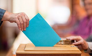 In gut einer Woche ist die Bundestagswahl - und ein Drittel der Bürger ist noch unentschlossen, wem sie ihre Stimme geben sollen. Ein Politiksoziologe hat hilfreiche Ratschläge. - Schwier Christian In gut einer Woche ist die Bundestagswahl - und ein Drittel der Bürger ist noch unentschlossen, wem sie ihre Stimme geben sollen. Ein Politiksoziologe hat hilfreiche Ratschläge. - Schwier Christian
