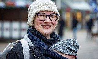 Mutter Anna Trakies würde Olaf Scholz gerne zum Thema Kita-Gebühren befragen. - Sarah Jonek Mutter Anna Trakies würde Olaf Scholz gerne zum Thema Kita-Gebühren befragen. - Sarah Jonek
