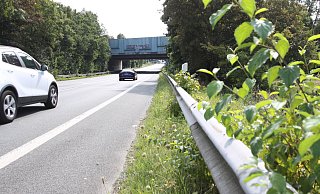 Viel Platz für Radfahrer gibt es auf der L545 derzeit nicht. Der geplante Bürgerradweg lässt nun aber erstmal auf sich warten. - Yvonne Gottschlich Viel Platz für Radfahrer gibt es auf der L545 derzeit nicht. Der geplante Bürgerradweg lässt nun aber erstmal auf sich warten. - Yvonne Gottschlich
