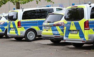 Ein Großaufgebot an Polizeikräften suchte am Donnerstag nach mehreren Personen, die sich im Portaner Gebiet aufhalten sollen. - Alex Lehn Ein Großaufgebot an Polizeikräften suchte am Donnerstag nach mehreren Personen, die sich im Portaner Gebiet aufhalten sollen. - Alex Lehn