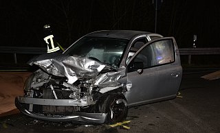 Der Schaden bei dem Unfall auf der K46 nahe Höxter wird mit etwa 15.000 Euro beziffert. - Thomas Kube Der Schaden bei dem Unfall auf der K46 nahe Höxter wird mit etwa 15.000 Euro beziffert. - Thomas Kube