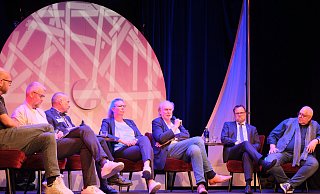 Vertreter der Parteien im Stadtrat diskutierten über die Themen der Kurstadt-Unternehmer, Daniel Schneider moderierte. - Ulf Hanke Vertreter der Parteien im Stadtrat diskutierten über die Themen der Kurstadt-Unternehmer, Daniel Schneider moderierte. - Ulf Hanke