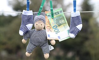 Mit dem Kirchenkreis Vlotho konnte sich die Stadt finanziell einigen. Manchem ist das aber nicht genug. Und andere wollen auch ein Stück vom Kuchen. - Felix Eisele Mit dem Kirchenkreis Vlotho konnte sich die Stadt finanziell einigen. Manchem ist das aber nicht genug. Und andere wollen auch ein Stück vom Kuchen. - Felix Eisele