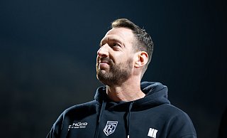 Arminia-Trainer Mitch Kniat ist begeistert vom Zuspruch der Bielefelder für das Heimspiel gegen Hannover 96 II. - Teresa Kroeger Arminia-Trainer Mitch Kniat ist begeistert vom Zuspruch der Bielefelder für das Heimspiel gegen Hannover 96 II. - Teresa Kroeger