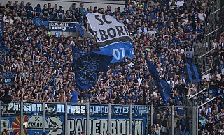 4.100 SCP-Anhänger waren in der vergangenen Saison beim Auswärtsspiel auf Schalke mit dabei. Insgesamt reisten so viele Paderborner Fans wie noch nie zu den Zweitligapartien in der Fremde. - Teresa Kröger 4.100 SCP-Anhänger waren in der vergangenen Saison beim Auswärtsspiel auf Schalke mit dabei. Insgesamt reisten so viele Paderborner Fans wie noch nie zu den Zweitligapartien in der Fremde. - Teresa Kröger