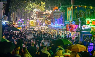 Die Auseinandersetzung ereignete sich am ersten Libori-Samstag 2024 in einem Biergarten an der Kirmesmeile. - Besim Mazhiqi Die Auseinandersetzung ereignete sich am ersten Libori-Samstag 2024 in einem Biergarten an der Kirmesmeile. - Besim Mazhiqi