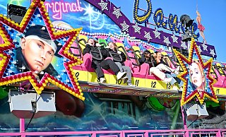 Die Herbstkirmes 2024 unter dem Titel "BIE Happy ist eröffnet. - Barbara Franke Die Herbstkirmes 2024 unter dem Titel "BIE Happy ist eröffnet. - Barbara Franke