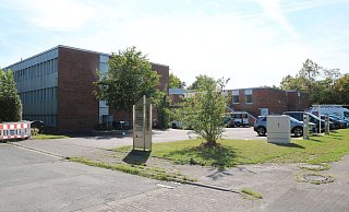 Der Christliche Schulverein Paderborn will das Martin-Luther-Gemeindezentrum an der Klingenderstraße kaufen und dort eine Bekenntnisschule eröffnen. - Marc Schröder Der Christliche Schulverein Paderborn will das Martin-Luther-Gemeindezentrum an der Klingenderstraße kaufen und dort eine Bekenntnisschule eröffnen. - Marc Schröder