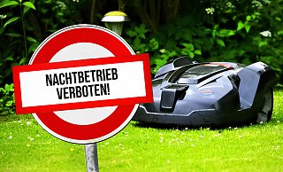 Mähroboter dürfen in Gütersloh künftig nachts nicht mehr fahren. Spätestens 30 Minuten vor Sonnenuntergang müssen sie eingeparkt sein - picture alliance Mähroboter dürfen in Gütersloh künftig nachts nicht mehr fahren. Spätestens 30 Minuten vor Sonnenuntergang müssen sie eingeparkt sein - picture alliance
