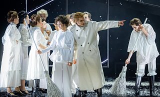 Aus der Welt des Zarenreichs: Das Musical Anastasia überzeugt mit märchenhaften Klängen und einer spannenden Geschichte. - Sarah Jonek Aus der Welt des Zarenreichs: Das Musical Anastasia überzeugt mit märchenhaften Klängen und einer spannenden Geschichte. - Sarah Jonek