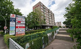 Die Liste der Geschäfte im Ladenzentrum Stieghorst ist lang, doch die Anwohner haben auch Wünsche. Foto: Felix Brenneke - Felix Brenneke Die Liste der Geschäfte im Ladenzentrum Stieghorst ist lang, doch die Anwohner haben auch Wünsche. Foto: Felix Brenneke - Felix Brenneke