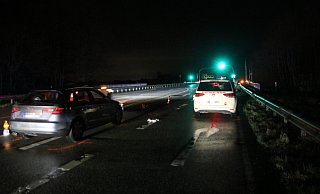 Bei einem schweren Verkehrsunfall auf der Bielefelder Straße ist ein 47-jähriger Fußgänger lebensgefährlich verletzt worden. - Claus Frickemeier Bei einem schweren Verkehrsunfall auf der Bielefelder Straße ist ein 47-jähriger Fußgänger lebensgefährlich verletzt worden. - Claus Frickemeier